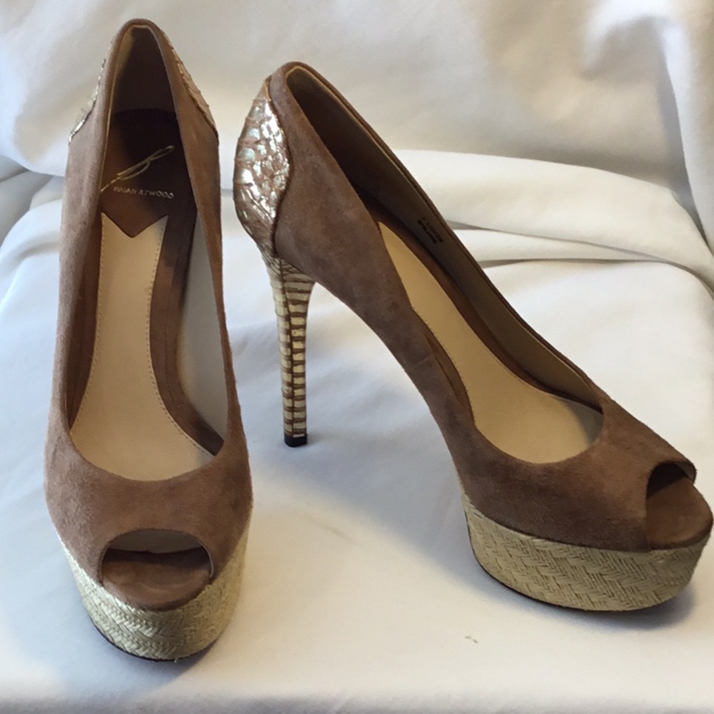 Brian Atwood “Layne” 5” platform heel pump